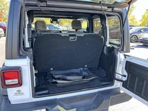 Used 2024 Jeep Wrangler Sport S image 12