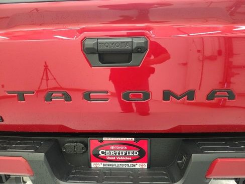 Certified 2026 Toyota Tacoma TRD Off-Road image 28