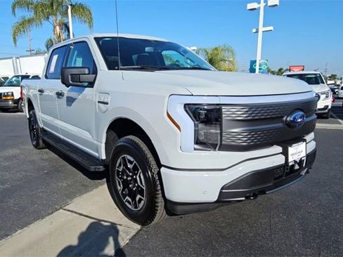 Used 2023 Ford F150 Lightning XLT image 4