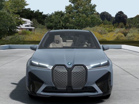 New 2025 BMW iX xDrive50 image 3