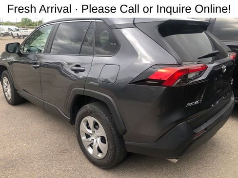 Used 2023 Toyota RAV4 LE AWD/4WD image 3