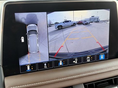 Used 2021 Chevrolet Suburban High Country image 18