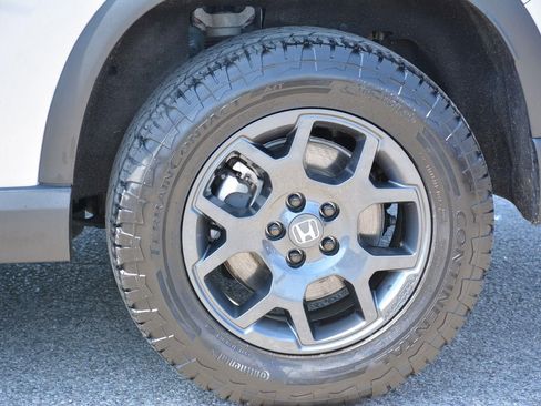 Used 2025 Honda Pilot TrailSport image 34
