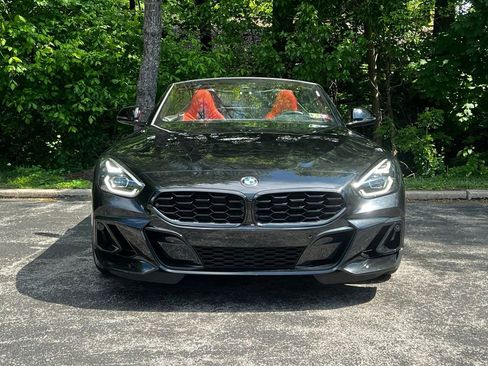 Used 2025 BMW Z4 M40i w/ Edition RWD image 3
