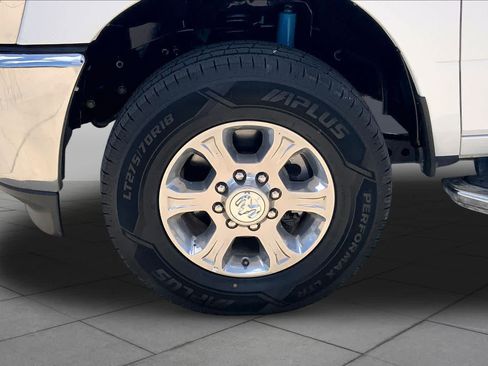 Used 2025 RAM 2500 Big Horn AWD/4WD image 10