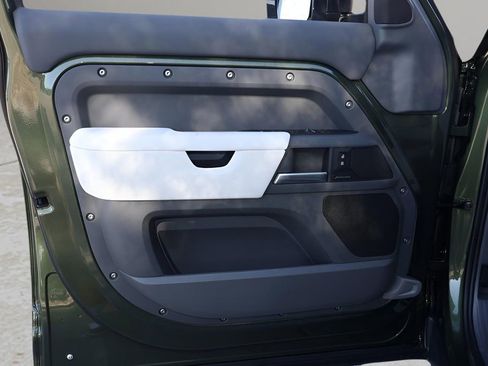 New 2026 Land Rover Defender 110 S image 10