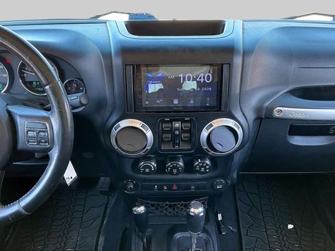 Used 2013 Jeep Wrangler Unlimited Sahara w/ Connectivity Group AWD/4WD image 6