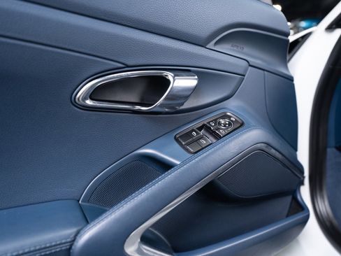 Used 2013 Porsche 911 image 36