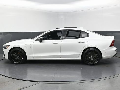 Used 2023 Volvo S60 T8 Ultimate image 8