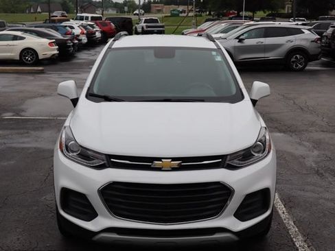 Used 2022 Chevrolet Trax LT w/ LT Convenience Package AWD/4WD image 11