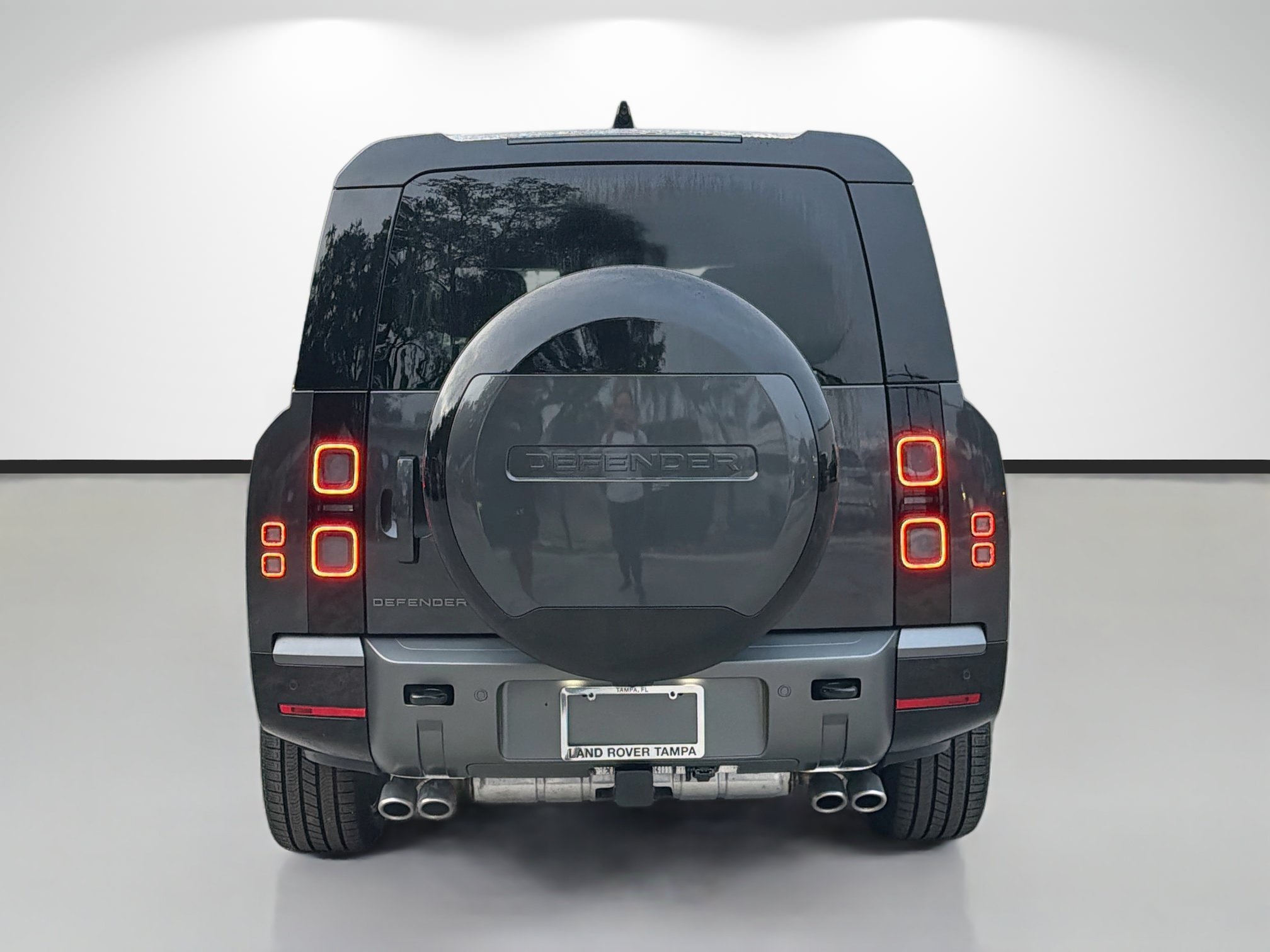 New 2026 Land Rover Defender 130 V8 AWD/4WD image 4