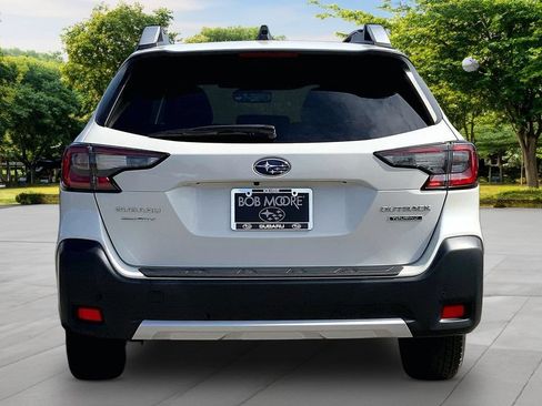 Used 2023 Subaru Outback Touring AWD/4WD image 5