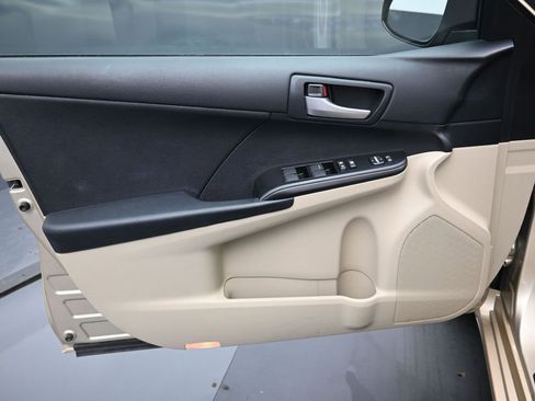 Used 2012 Toyota Camry LE image 11