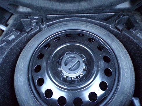 Used 2011 Chevrolet Equinox LT w/ Driver Convenience Package image 41