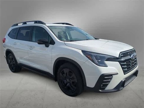 Used 2023 Subaru Ascent Onyx Edition image 2