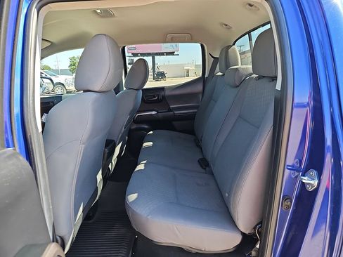 Used 2022 Toyota Tacoma SR5 RWD image 11