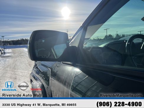 Used 2017 Chevrolet Silverado 1500 LTZ Z71 w/ Realtree Edition image 5