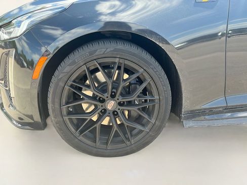 Used 2023 Cadillac CT5 V w/ Platinum Package AWD/4WD image 31