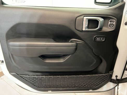 Used 2024 Jeep Wrangler Willys image 15