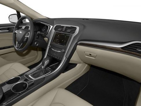 Used 2013 Ford Fusion SE image 18