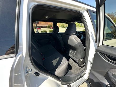 Used 2025 Subaru Forester Premium AWD/4WD image 17