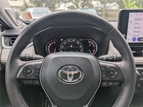 Used 2025 Toyota RAV4 XLE Premium image 30