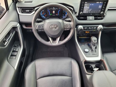 Used 2021 Toyota RAV4 Limited image 10