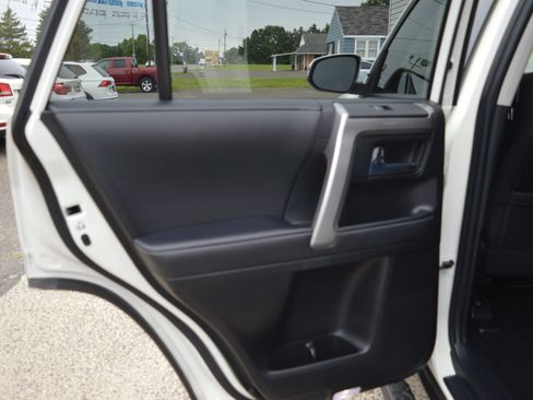 Used 2023 Toyota 4Runner SR5 Premium w/ Moonroof Package RWD image 28