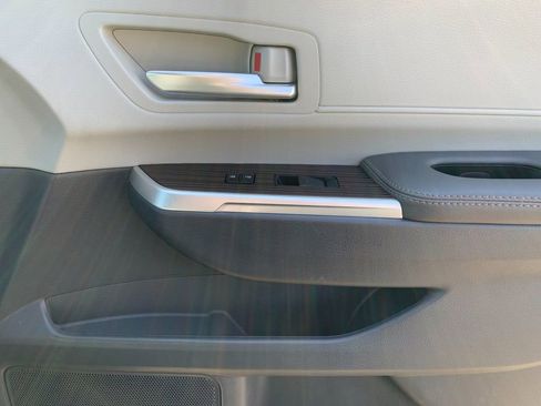 Used 2024 Toyota Sienna XLE image 21