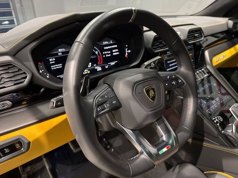 Used 2024 Lamborghini Urus S image 16