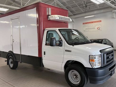 Used 2023 Ford E-350 and Econoline 350 Super Duty w/ Power Windows & Locks Group RWD image 14
