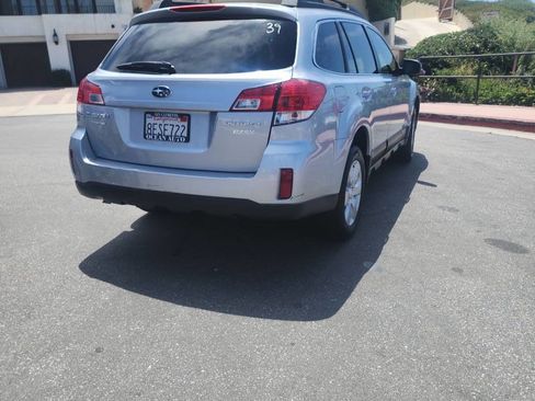 Used 2012 Subaru Outback 2.5i Premium w/ All-Weather Pkg AWD/4WD image 7