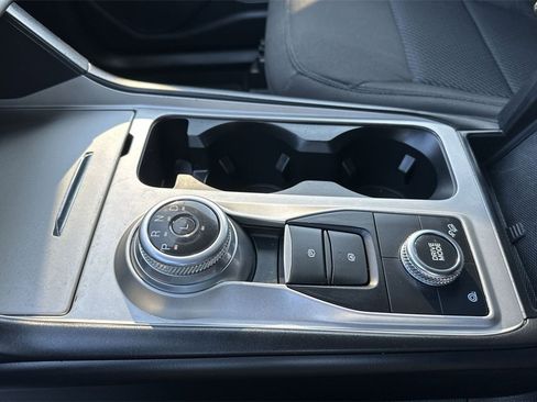 Used 2022 Ford Explorer XLT image 19