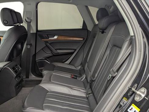 Used 2021 Audi Q5 e Premium Plus w/ Premium Plus Package image 16
