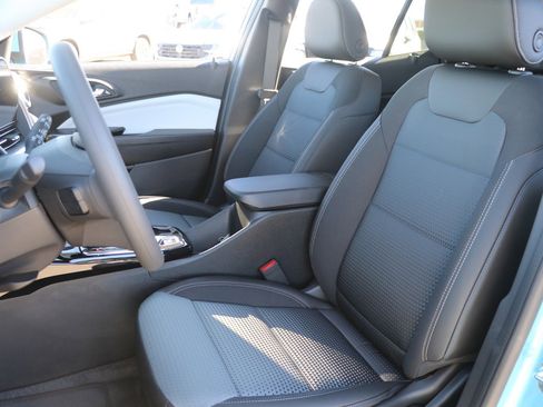 New 2026 Chevrolet Trax LT w/ LPO, Blackout Package image 14