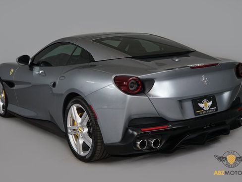Used 2019 Ferrari Portofino image 7