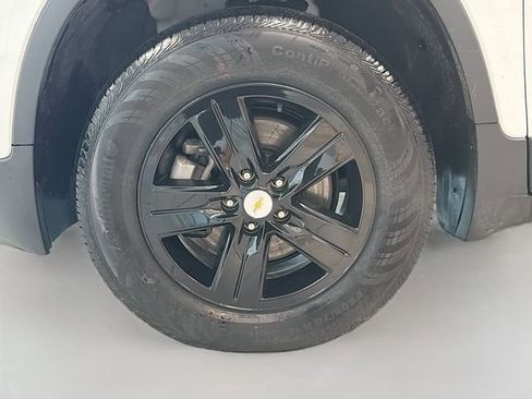 Certified 2022 Chevrolet Trax LT w/ LT Convenience Package image 26