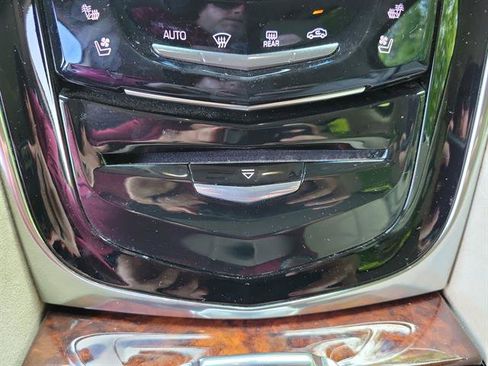 Used 2015 Cadillac Escalade Premium image 20