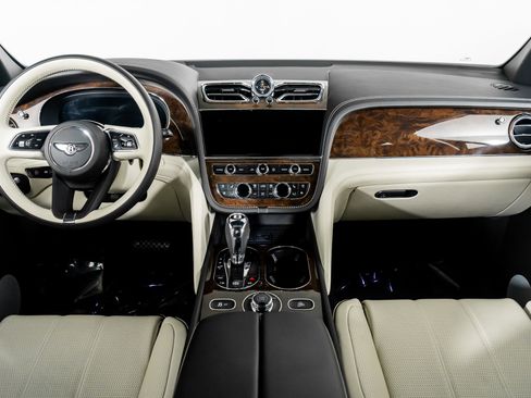 Used 2023 Bentley Bentayga Extended Wheelbase image 56