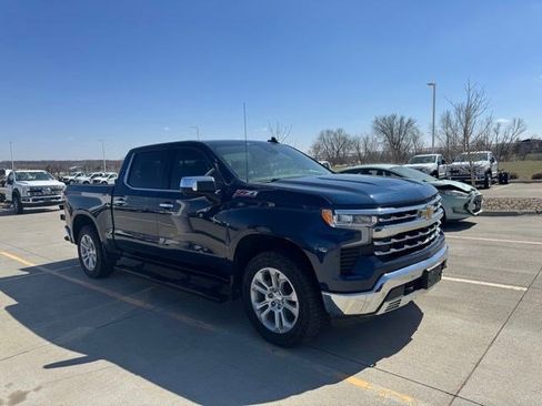 Used 2023 Chevrolet Silverado 1500 LTZ image 12