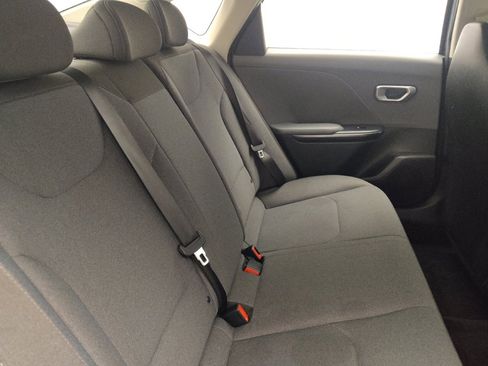 Used 2025 Kia K4 FWD image 19