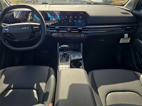 New 2026 Kia Sportage EX image 13