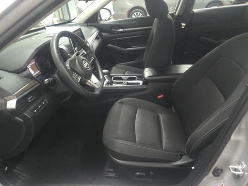 Used 2023 Nissan Altima 2.5 SV FWD image 14