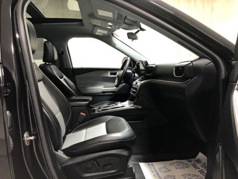 Used 2023 Ford Explorer XLT w/ Equipment Group 202A image 14