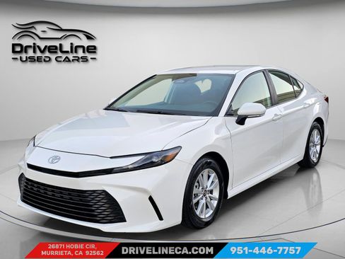 Used 2025 Toyota Camry LE image 1