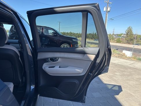 New 2026 Volvo XC90 B6 Core image 13