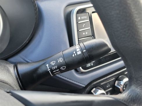 Used 2023 Nissan Versa SV image 34