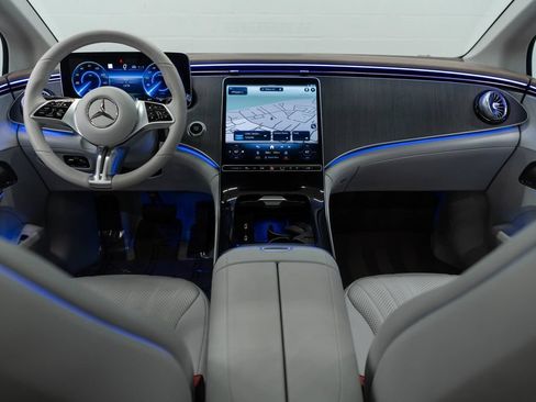 Used 2023 Mercedes-Benz EQE 500 4MATIC Sedan image 10
