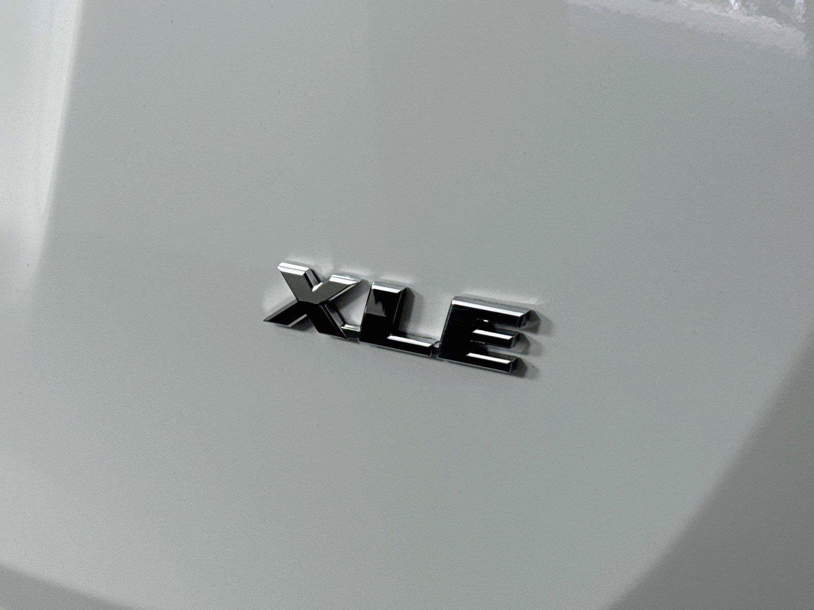 Used 2018 Toyota RAV4 XLE FWD image 13