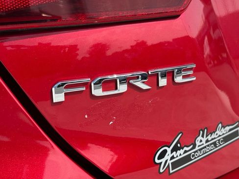 Used 2020 Kia Forte LXS FWD image 13